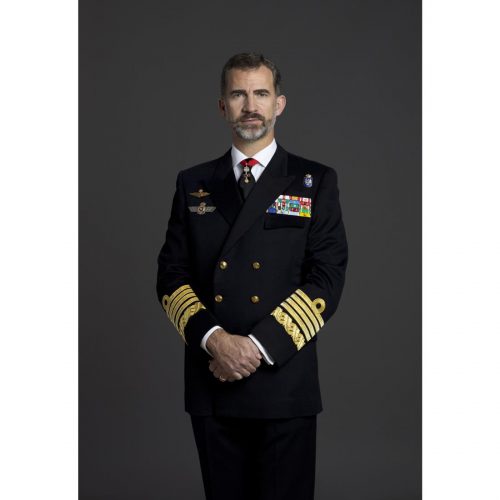 Fotografía oficial de S.M. el Rey Don Felipe VI con uniforme de diario de Capitán General del Ejército de la Armada
