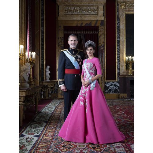 Fotografía oficial de SS. MM. los Reyes de gala